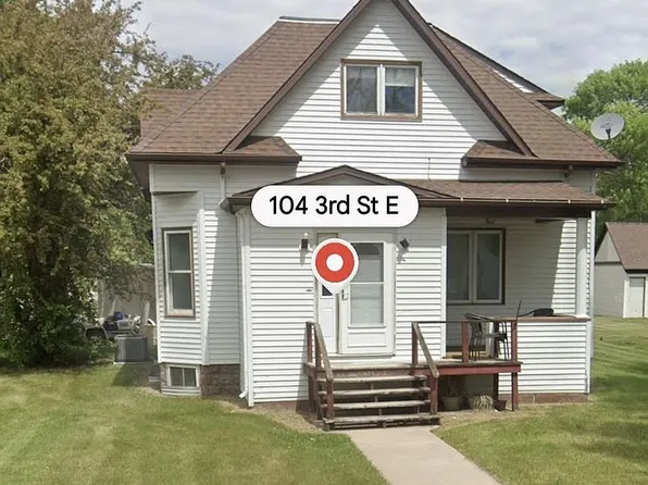 104 3rd St E, Halstad, MN 56548