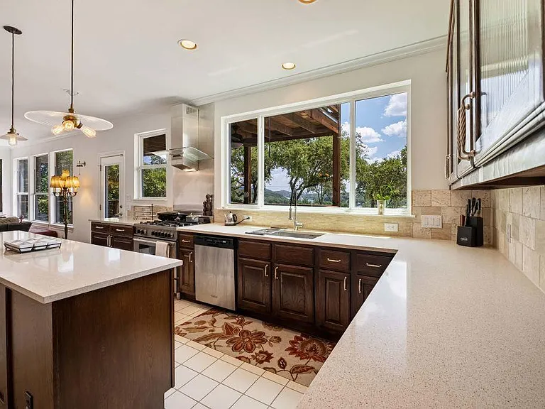 5511 Courtyard Dr — Photo 28
