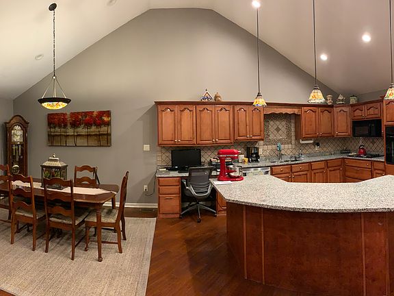 4th image of 333A Paris Harbor Dr Unit A