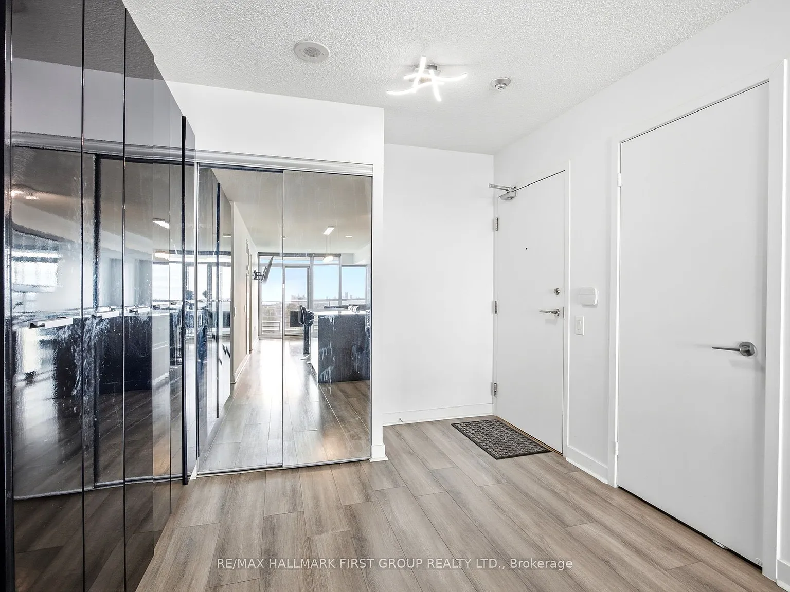 2 bed, $2,500 — Photo 3