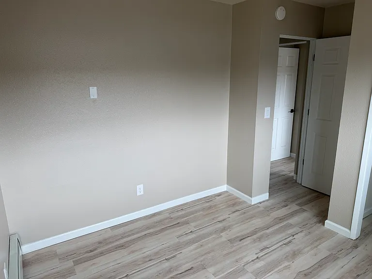 240 W 33rd Ave #1 — Photo 17