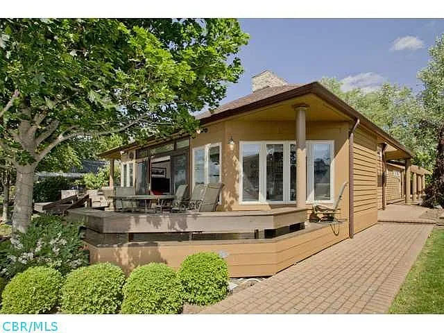 12129 Sunset View Dr NE photo 1