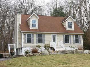 4 Hemlock Trail Ct, Carmel, NY 10512