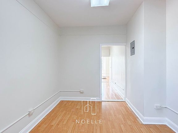 4th image of 1521 Cooper Ave #2R