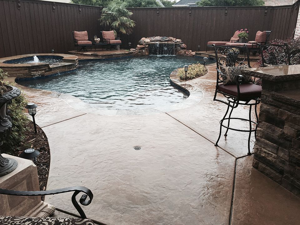 2nd image of 5977 Edinburgh Dr