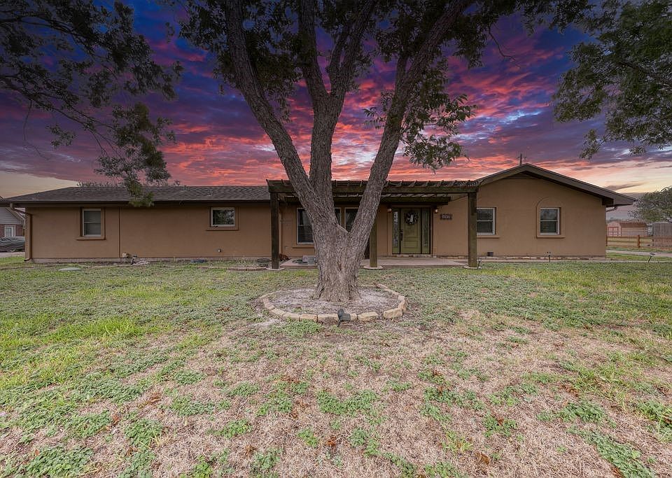 1st image of 4005 Ridge Trl