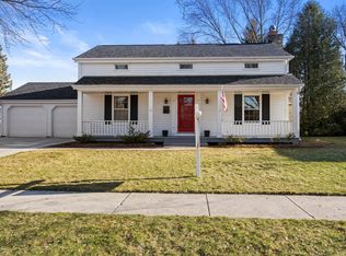 N94W6737 Fieldcrest St, Cedarburg, WI 53012