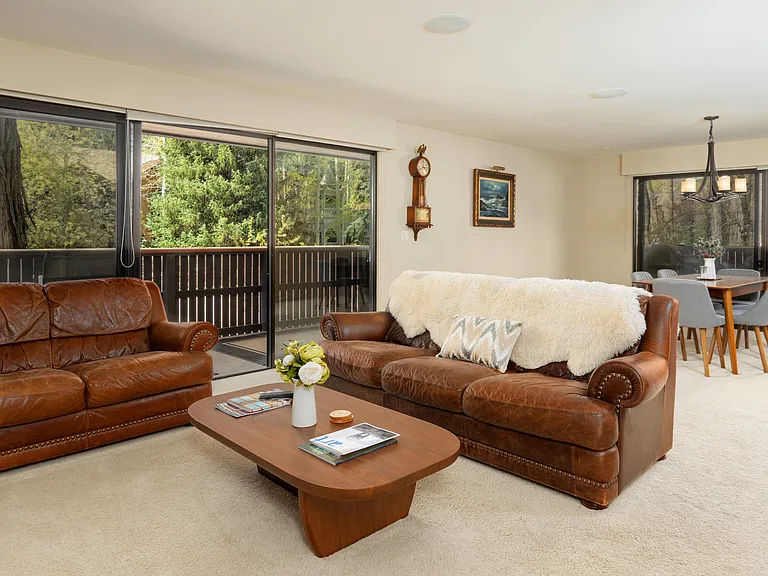 400 W Hopkins Ave #5 — Photo 4