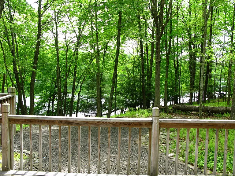 392 Hallowood Dr — Photo 6