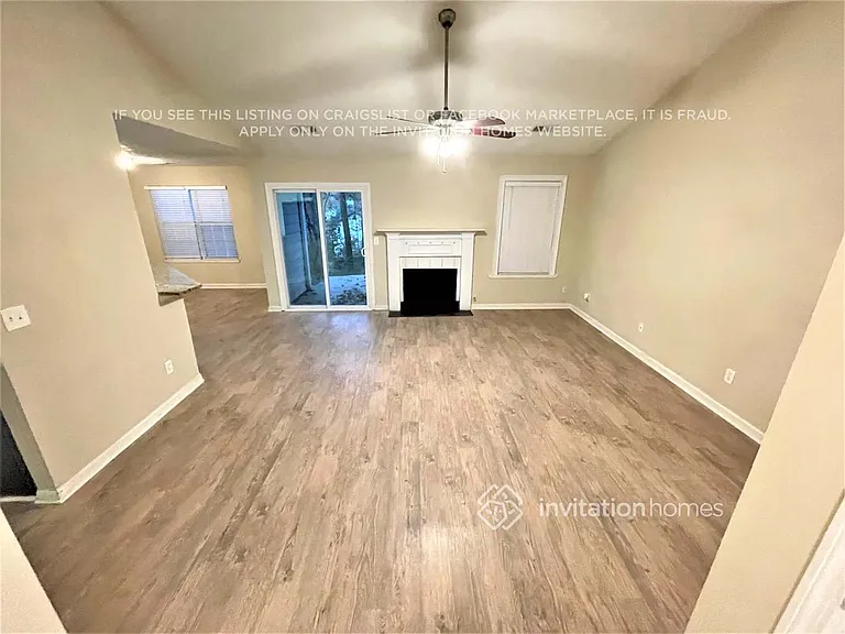 3813 Willow Tree Cir — Photo 3