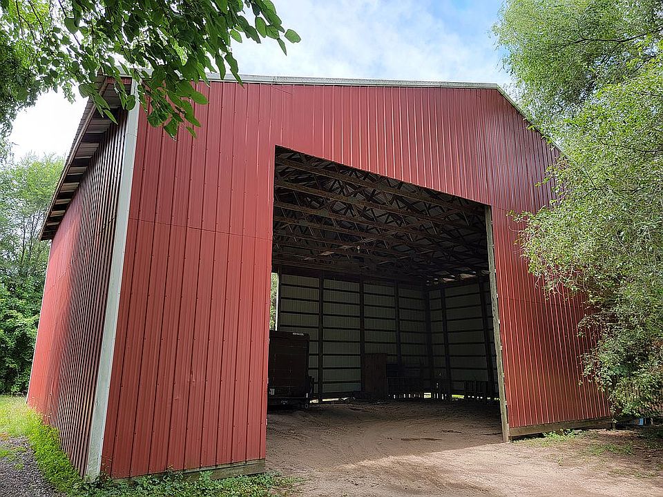 2nd image of 13701 Round Lake Rd