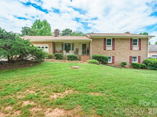 201 Wellington Dr, Lincolnton, NC 28092
