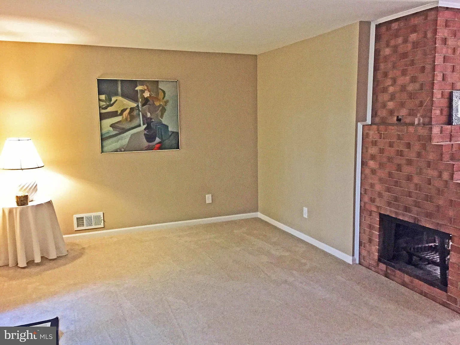 3 bed, 1.0 bath, 1092 sqft, $2,950 — Photo 3