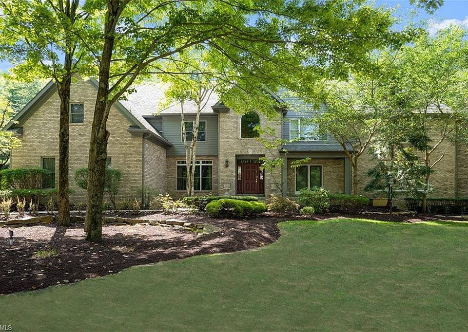 1st image of 9320 Bay Hill Dr NE