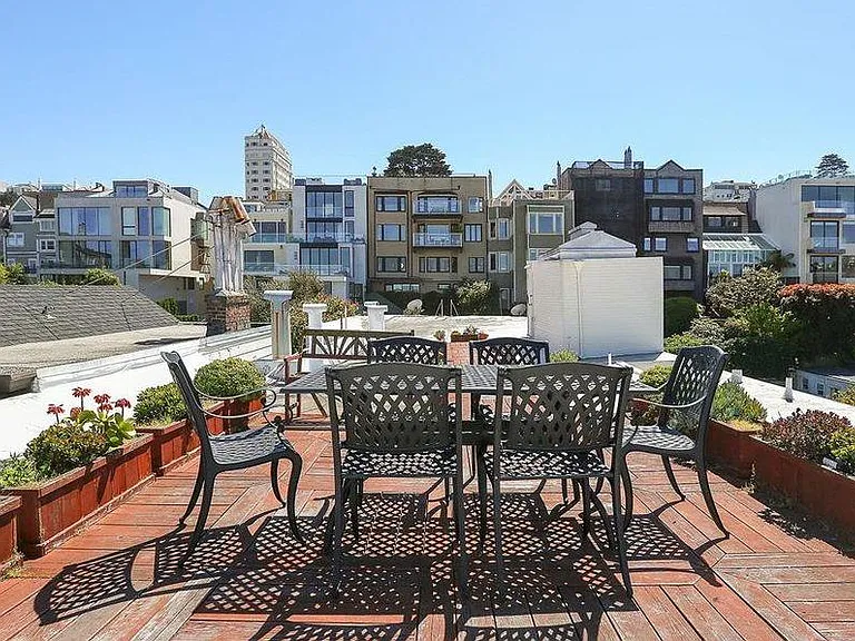 2447 Vallejo St #3 — Photo 9