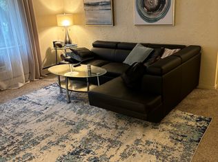 8-10 Bryon Rd #3F, Chestnut Hill, MA 02467