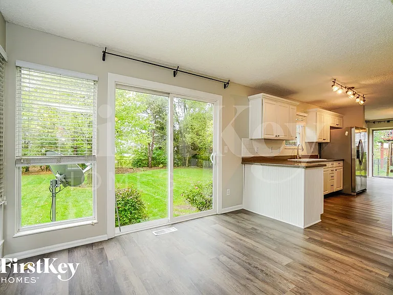 5241 Frisco Dr — Photo 6