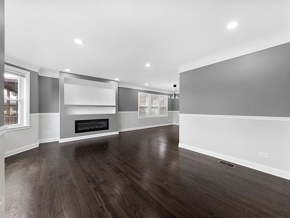 3rd image of 4640 S Komensky Ave