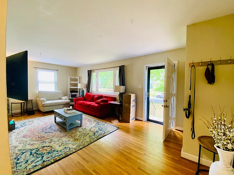 6406 Kensington Ave — Photo 10