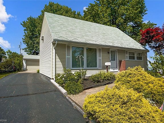 3rd image of 1523 Beechwood Cir