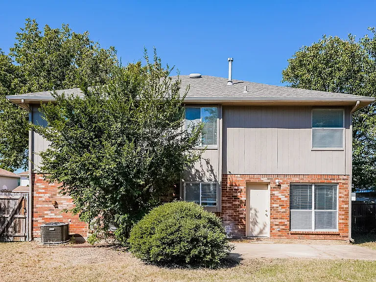 2843 Red Oak Dr — Photo 17