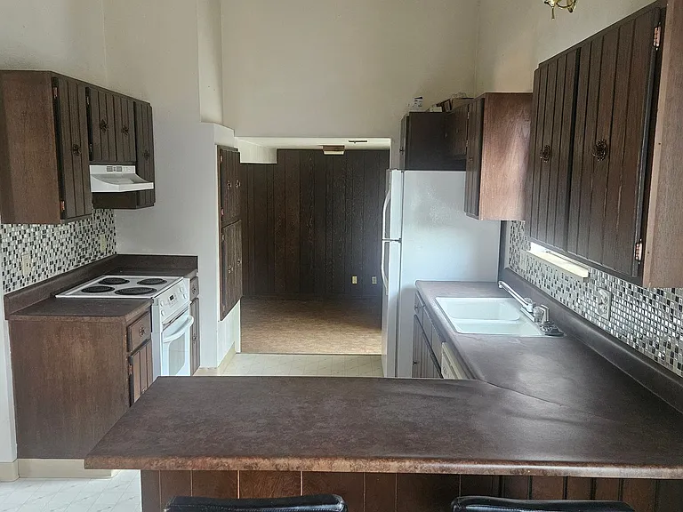 2601 Meadowlark Ave — Photo 4