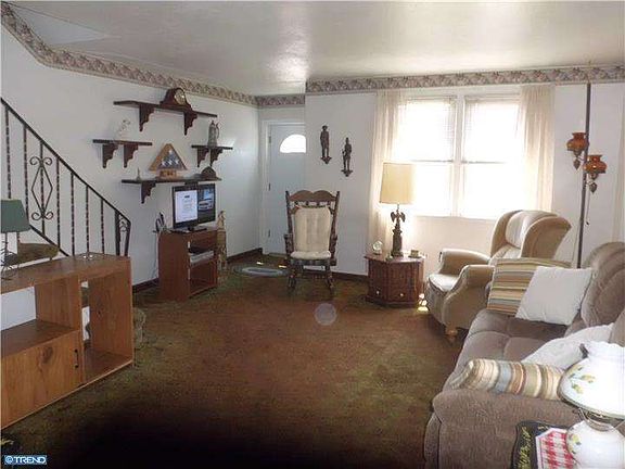 4th image of 319 Devereaux Ave