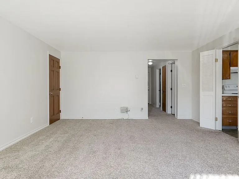 232a-Martha Washington Apartments — Photo 4