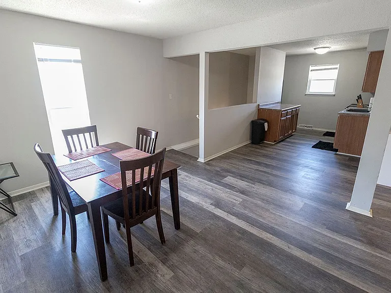 201 Wheaton Ct — Photo 3