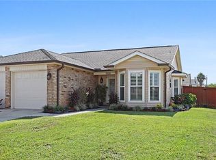 7050 Pinebrook Dr, New Orleans, LA 70128