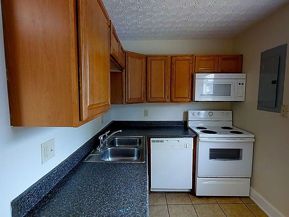 2nd image of 1375 Indianola Ave