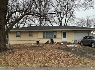 911 E Iowa Ave, Indianola, IA 50125