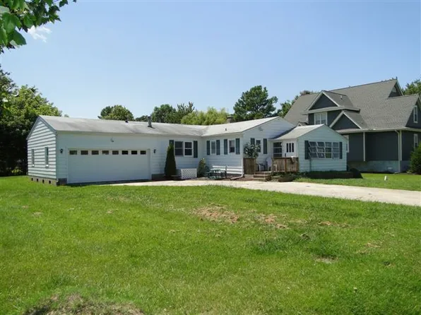 12956 Center Dr, Ocean City, MD 21842