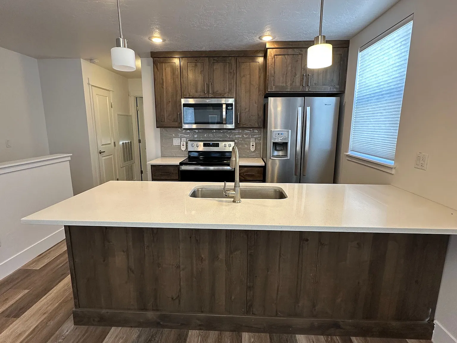 3 bed, 1565 sqft, $2,400 — Photo 2