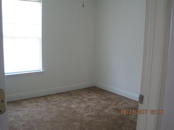 4th image of 952 Saddle Creek Run