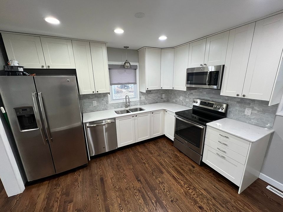 1st image of 3211 S 122nd St