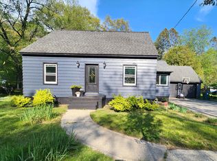 4108 Lake Harbor Rd, Muskegon, MI 49441