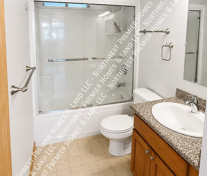 114 NW 3rd Pl #G — Photo 5