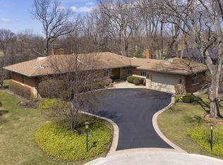 1280 Pine Ct, Glencoe, IL 60022