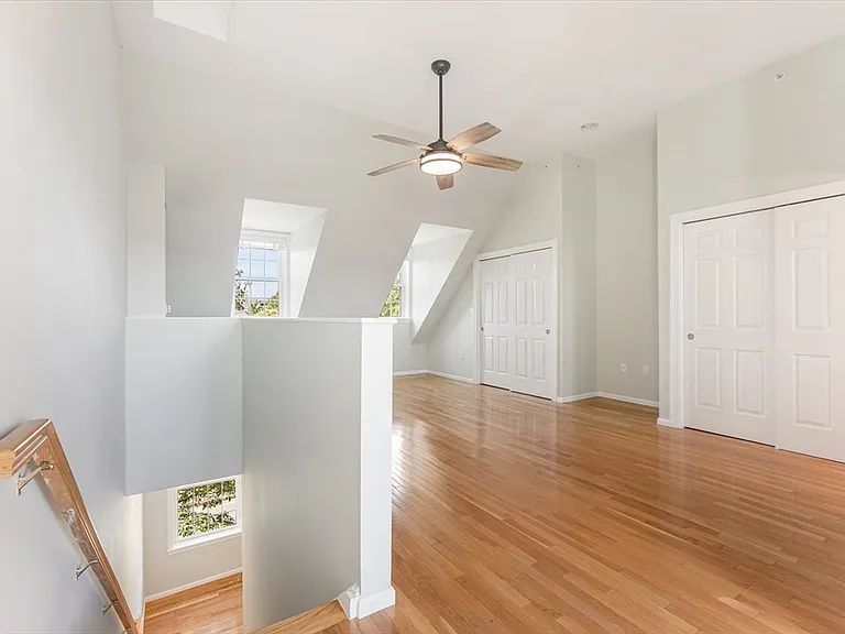 55 Chelsea St #55 — Photo 16