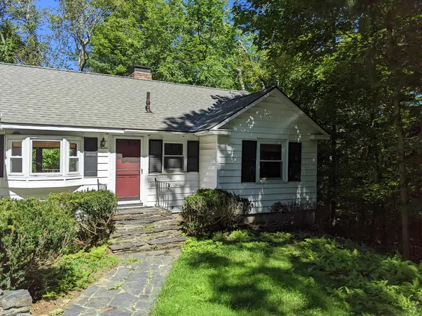 6 Bramley Way, Rockingham, VT 05101