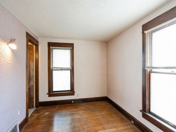 des-moines-iowa-251547765 picture