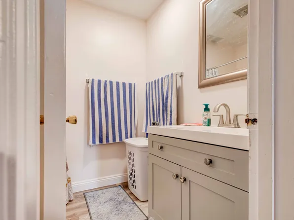 906 Flagler Ln, Redondo Beach, CA 90278