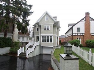 631 Ridge Rd, Kenilworth, IL 60043