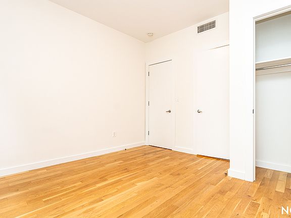 4th image of 417 Suydam St APT 2L