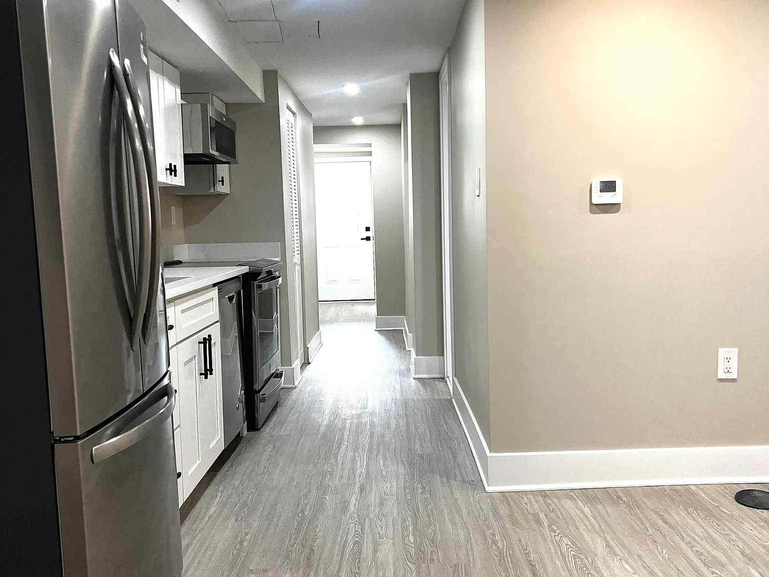 1 bed, 550 sqft, $1,725 — Photo 2