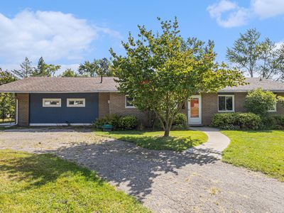 2160 Newport Ct, Wolverine Lake, MI, 48390