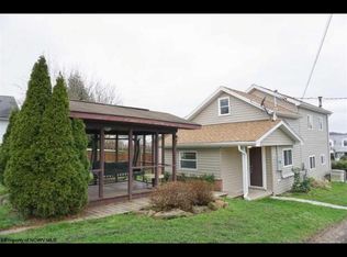 1421 Fairfield St, Morgantown, WV 26505