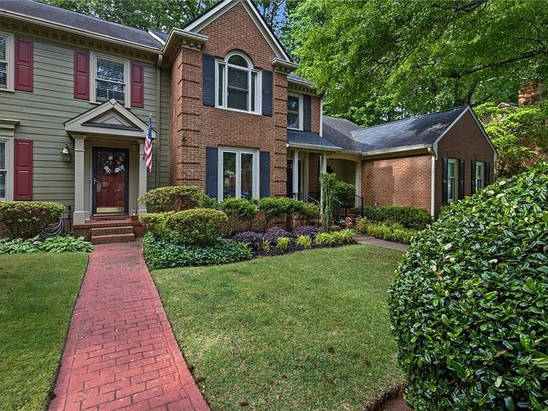 Listing photo 3
