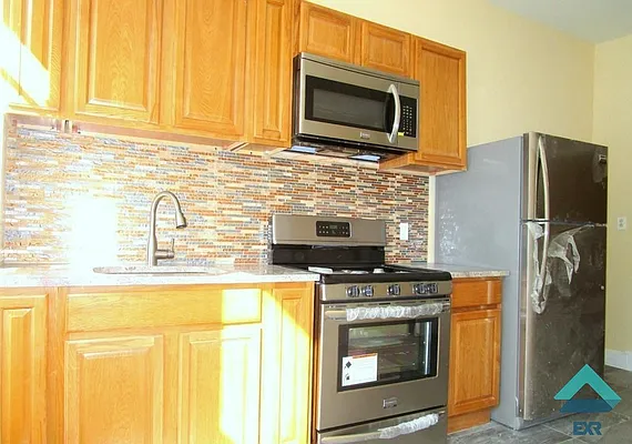 Rented by EXR | media 24